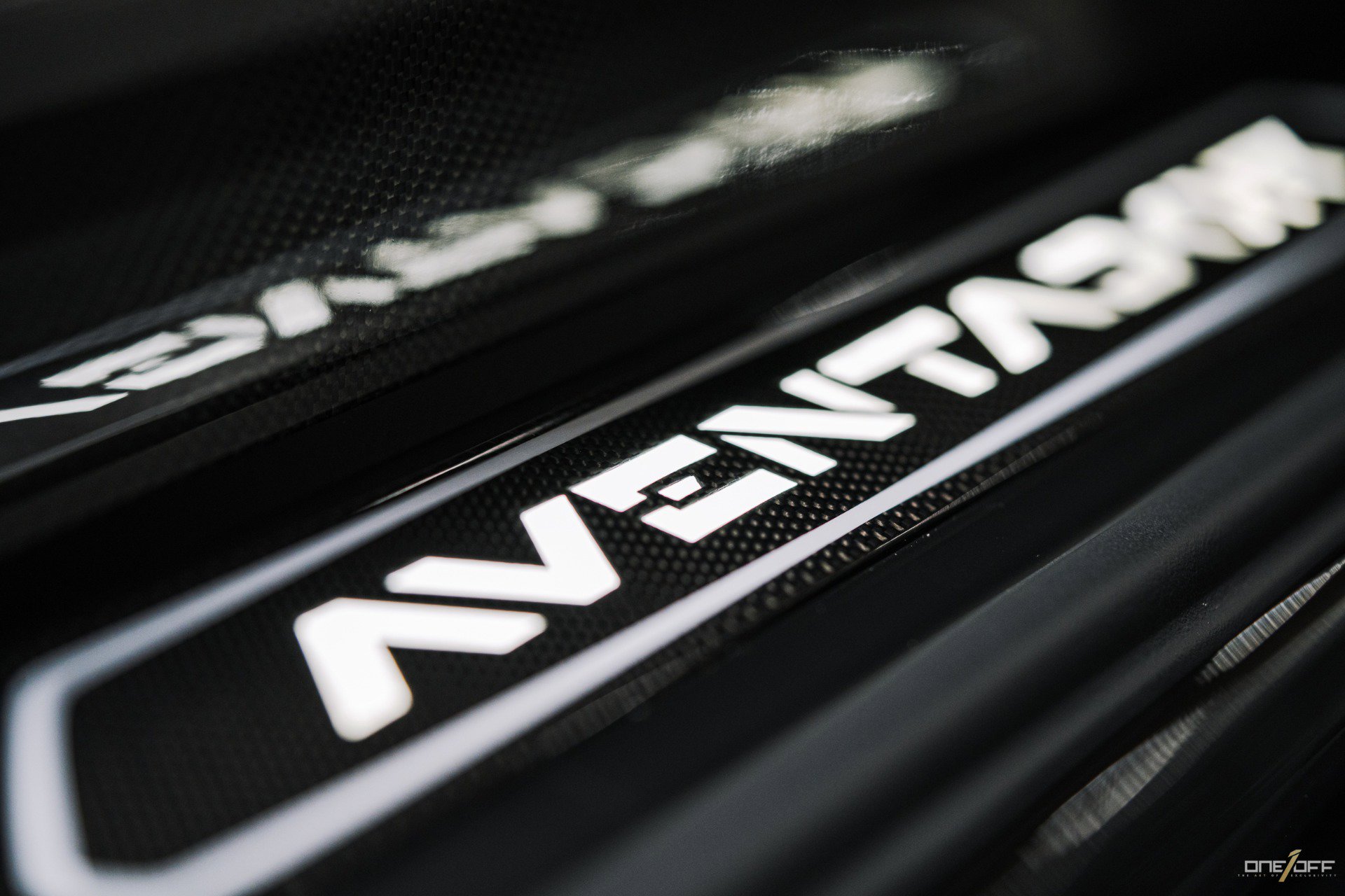 Used 2018 Lamborghini Aventador S image 13