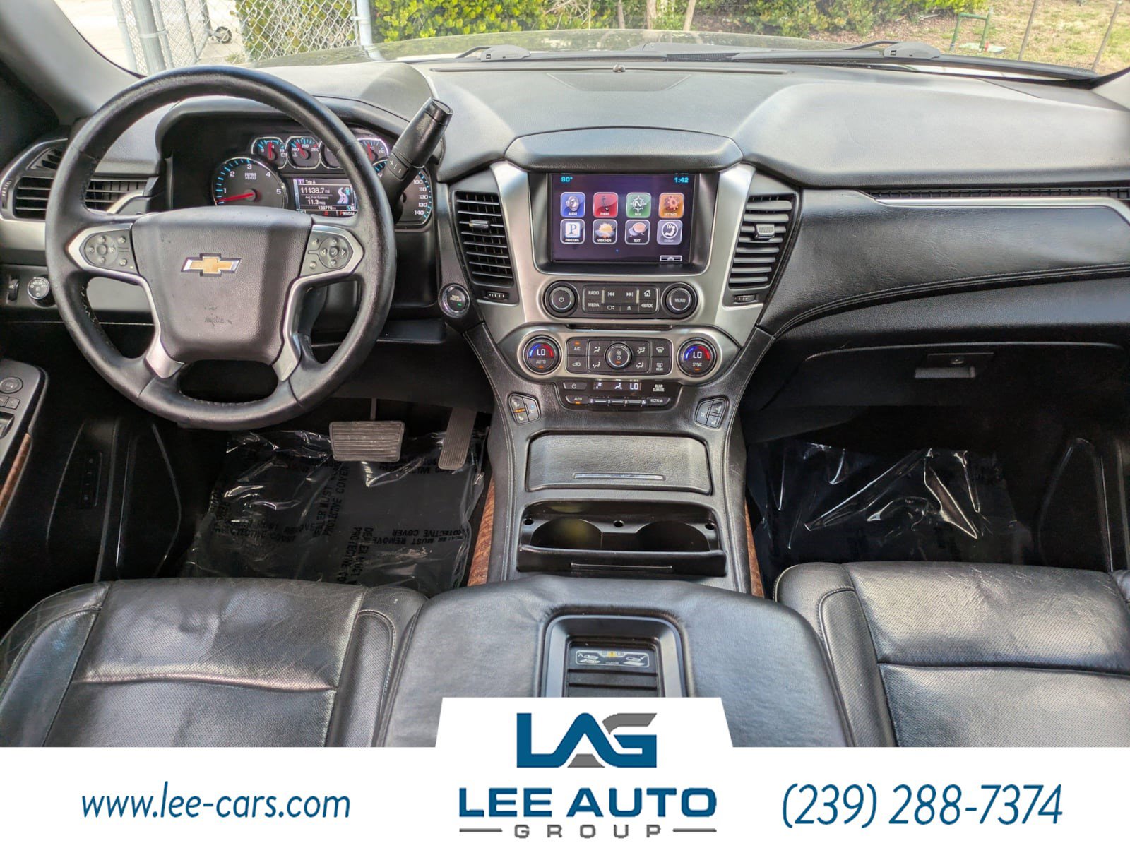 Used 2015 Chevrolet Suburban LTZ RWD image 12