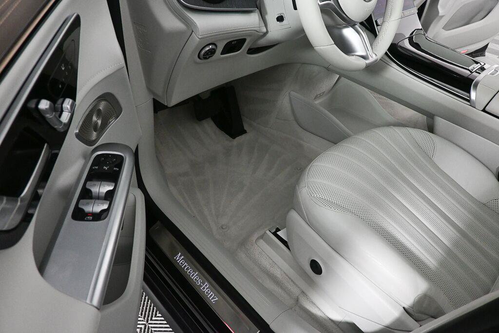 Used 2023 Mercedes-Benz EQE 500 4MATIC SUV image 9