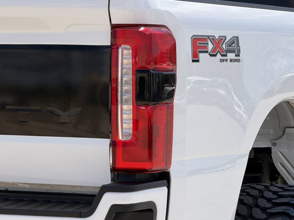 Used 2023 Ford F250 Lariat w/ Sport Appearance Package AWD/4WD image 15