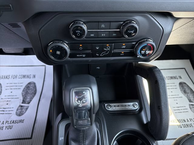 Used 2025 Ford Bronco Badlands w/ Black Appearance Package AWD/4WD image 22
