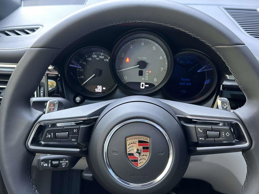Certified 2025 Porsche Macan S AWD/4WD image 18