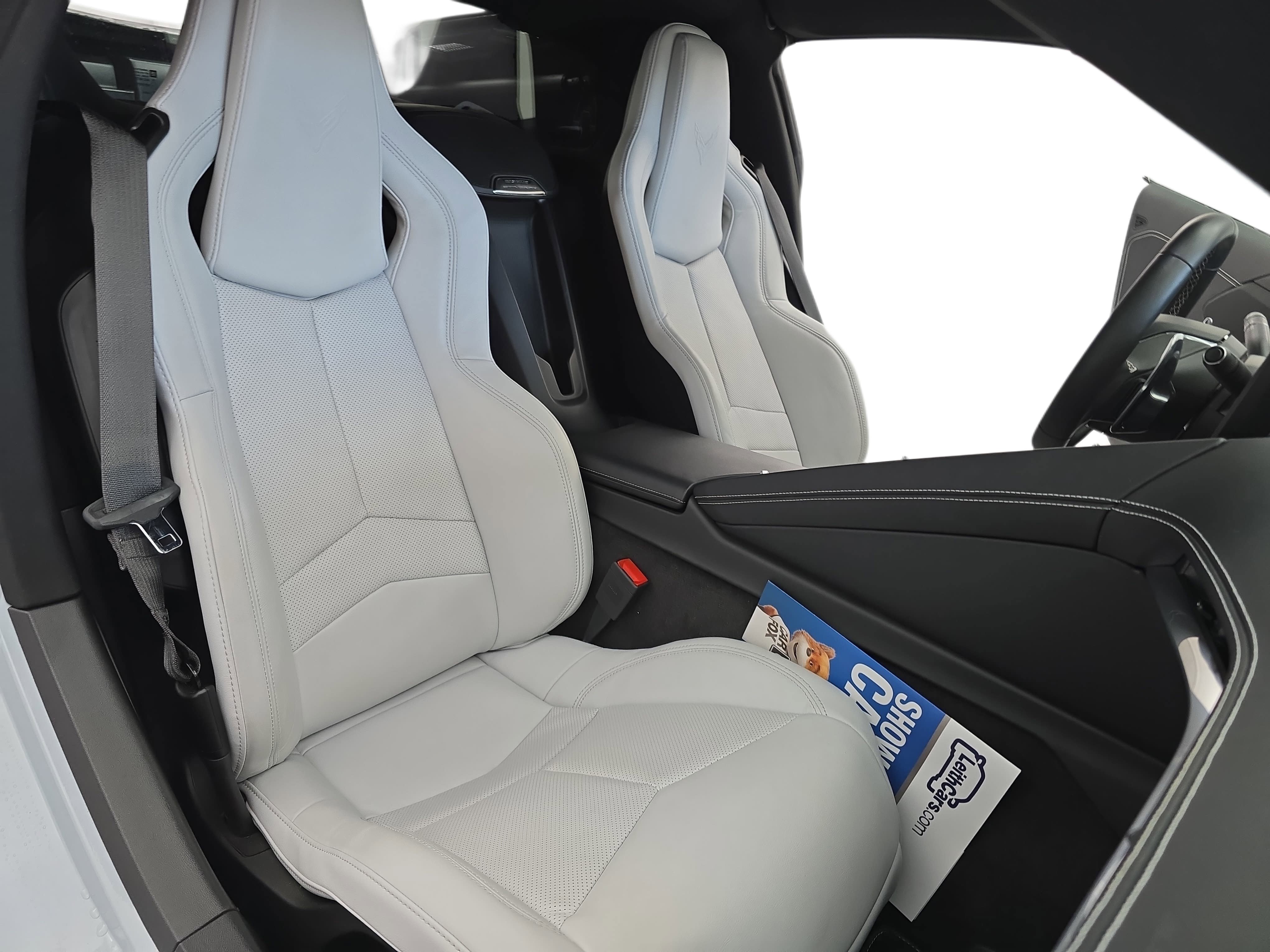 Used 2022 Chevrolet Corvette Stingray Coupe w/ 1LT image 9