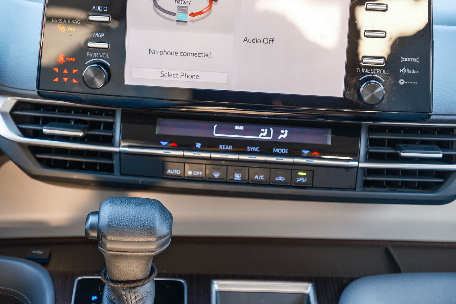 Certified 2021 Toyota Sienna LE AWD/4WD image 16