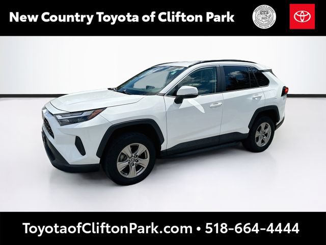 Used 2023 Toyota RAV4 XLE AWD/4WD image 3