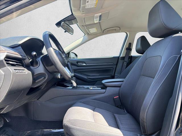 Used 2024 Nissan Altima 2.5 SV image 11