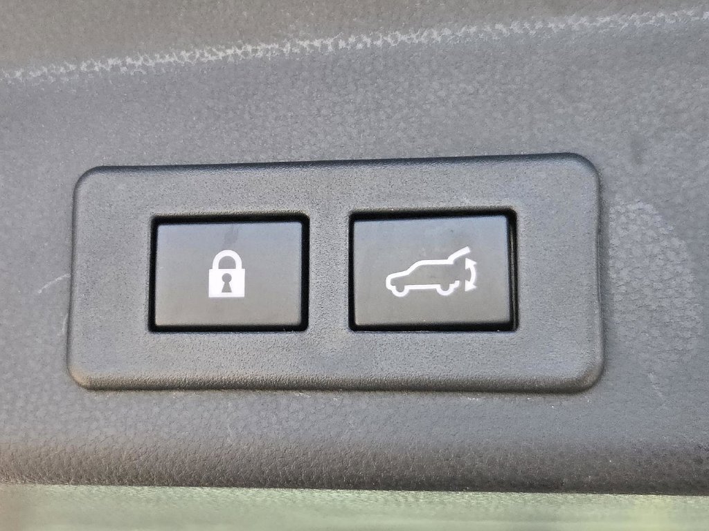 Certified 2025 Subaru Ascent Premium AWD/4WD image 11