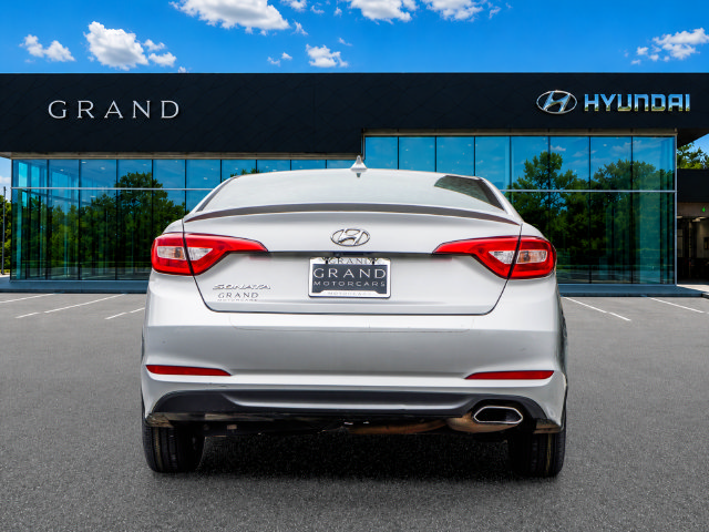 Used 2015 Hyundai Sonata SE w/ Option Group 09 FWD image 5