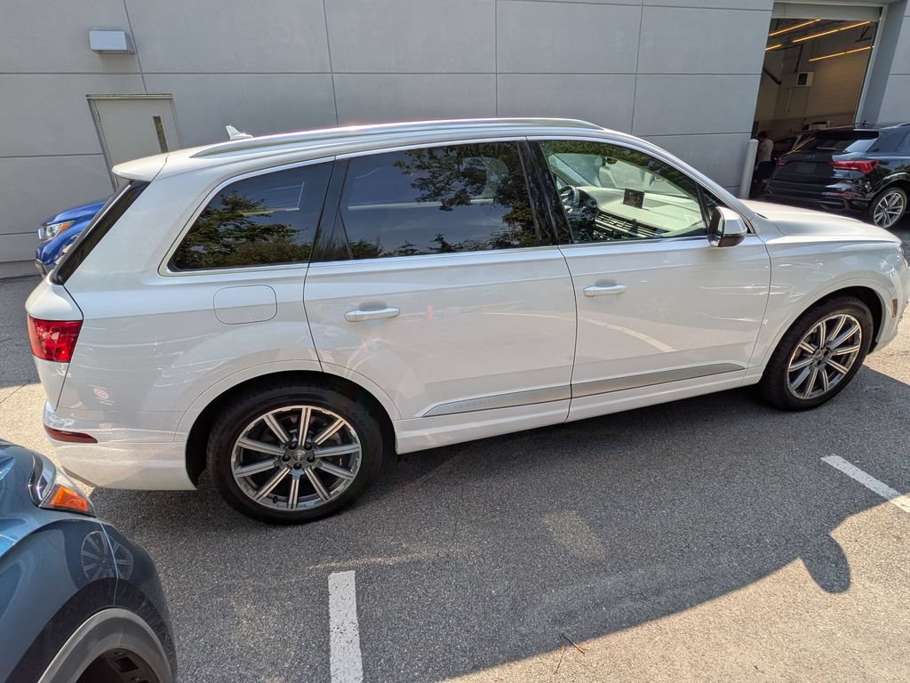 Used 2018 Audi Q7 3.0T Premium Plus w/ Premium Plus Package AWD/4WD image 4