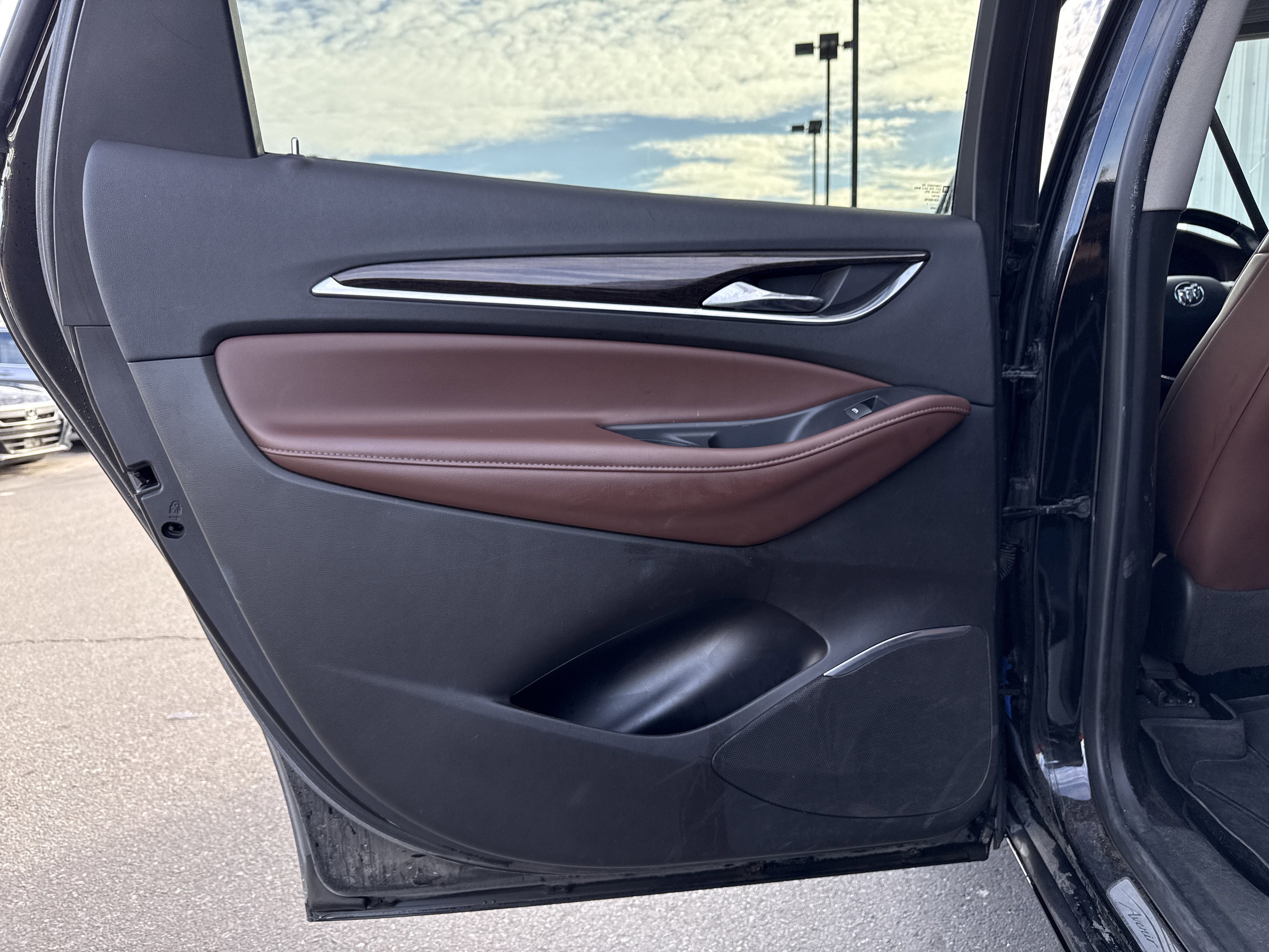 Used 2021 Buick Enclave Avenir w/ Avenir Technology Package image 23