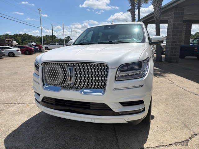 Used 2021 Lincoln Navigator Reserve AWD/4WD image 11