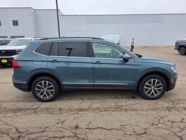 Used 2020 Volkswagen Tiguan SE w/ Panoramic Sunroof Package image 7