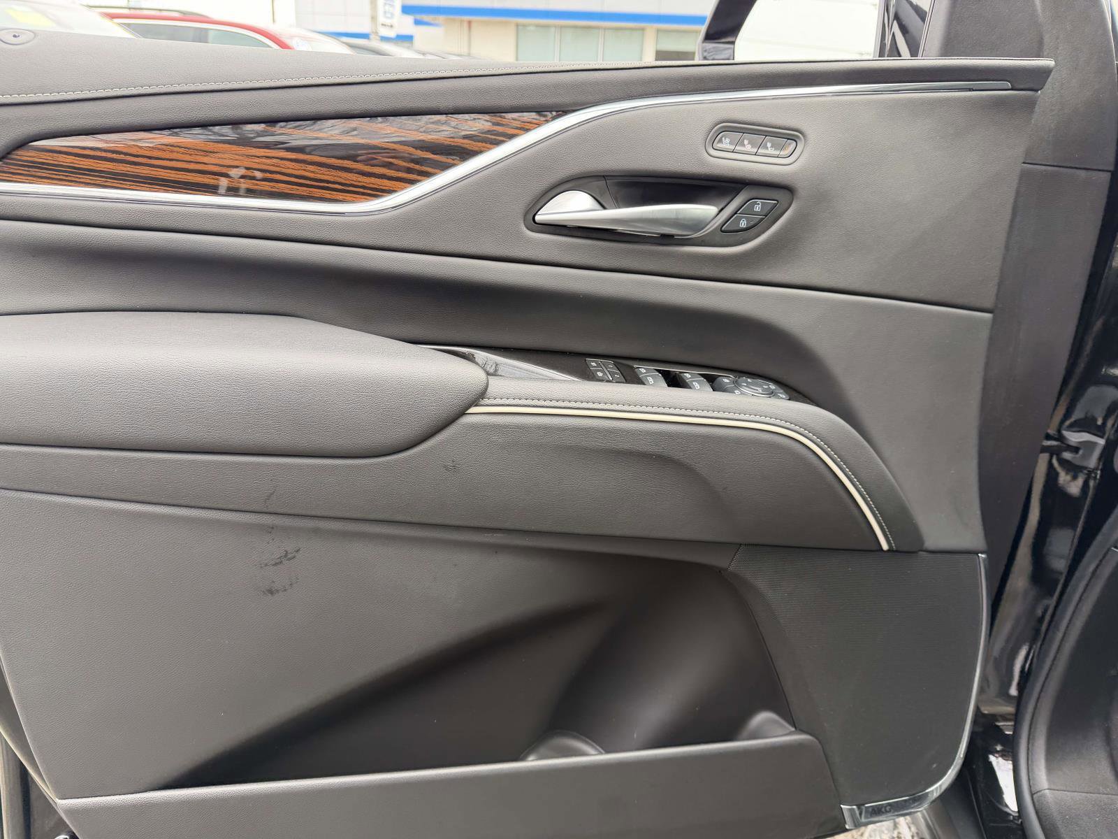 Used 2024 Cadillac Escalade ESV Premium Luxury AWD/4WD image 16