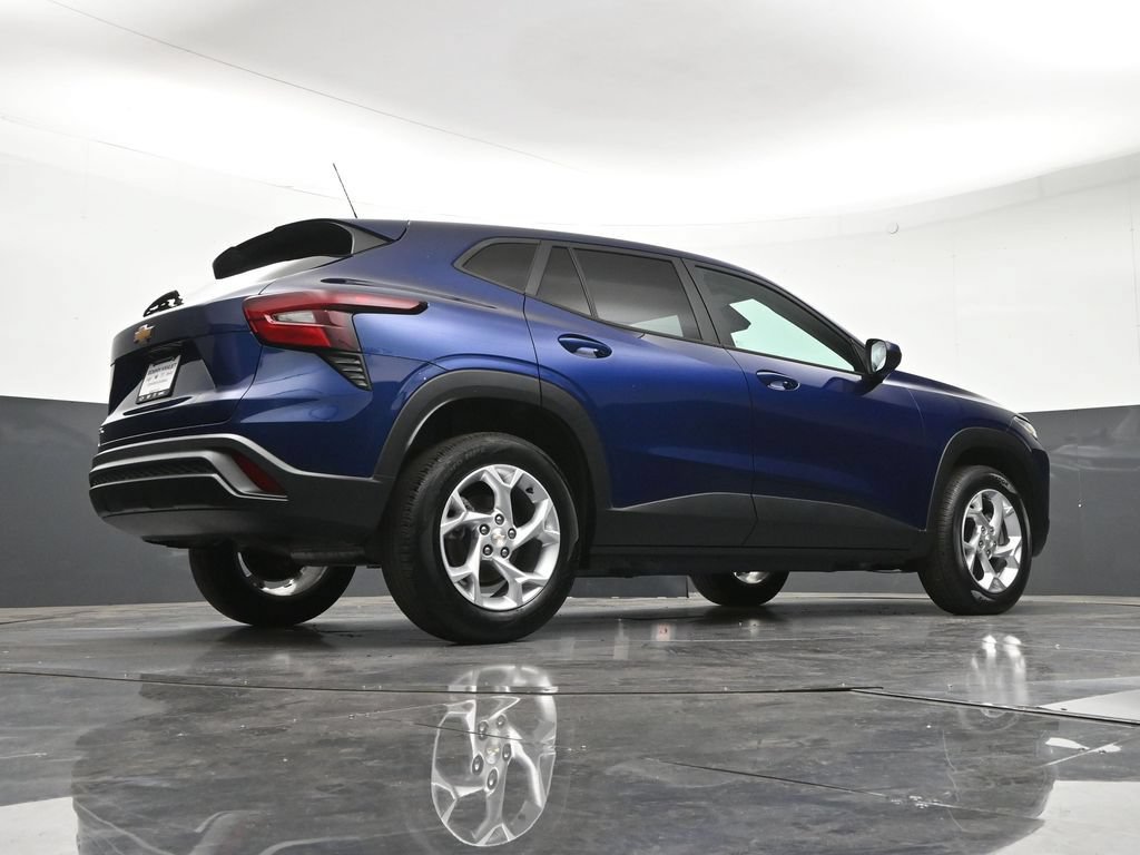 Certified 2024 Chevrolet Trax LS w/ LS Convenience Package FWD image 28