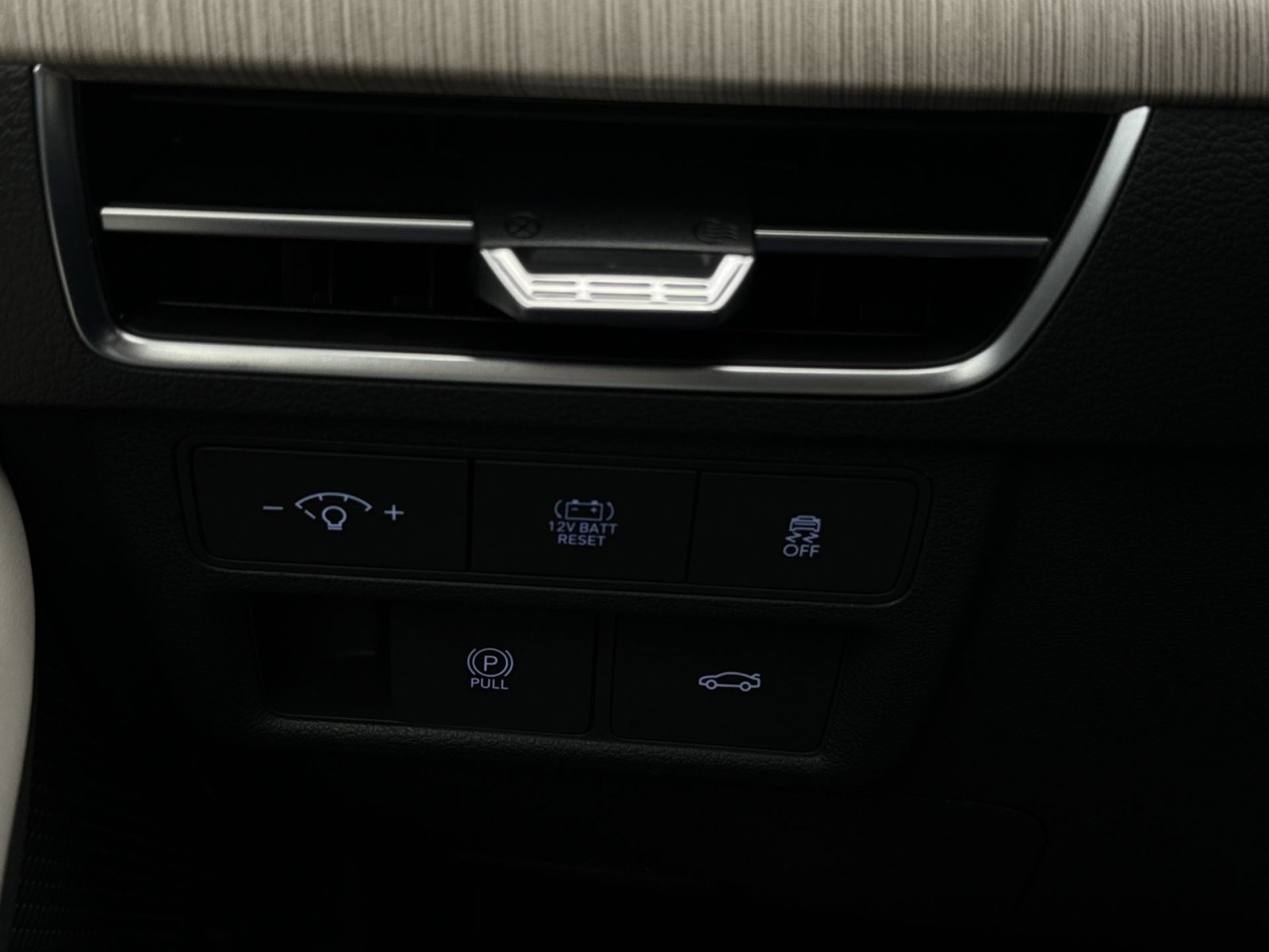 Used 2025 Hyundai Sonata SEL FWD image 26