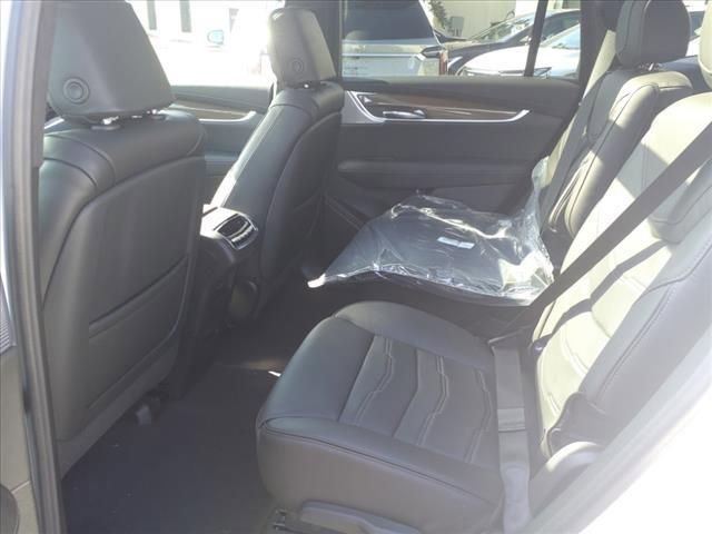 New 2025 Cadillac XT6 Premium Luxury w/ Platinum Package FWD image 17