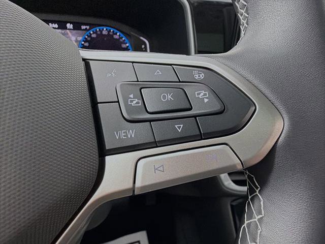 Used 2025 Volkswagen Taos SEL image 12