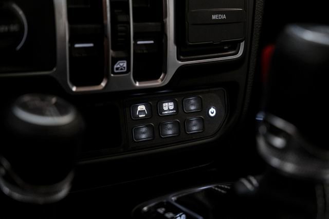 Used 2025 Jeep Gladiator Sport image 70