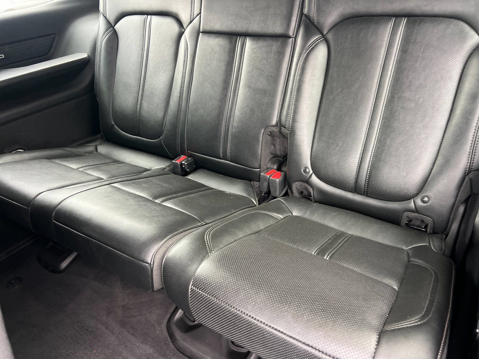 Used 2024 Jeep Wagoneer Series II w/ Flexible Seating Group RWD image 18