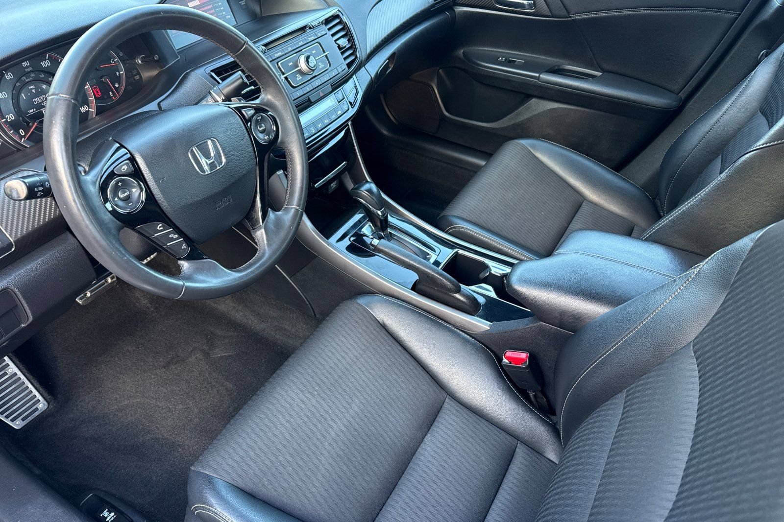 Used 2017 Honda Accord Sport image 10