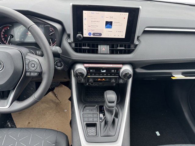 Used 2025 Toyota RAV4 XLE image 2