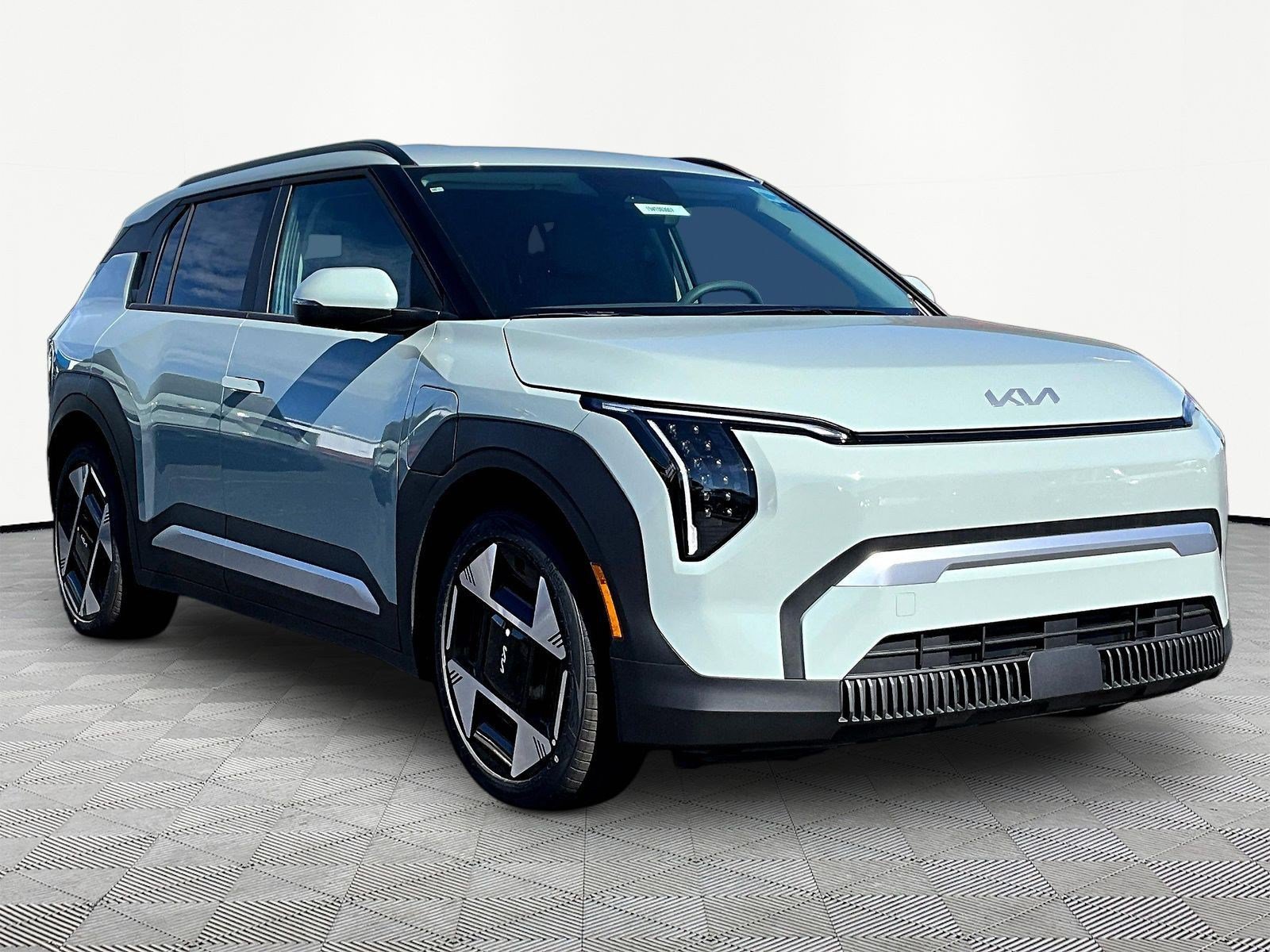New 2027 Kia EV3 Wind AWD/4WD image 3