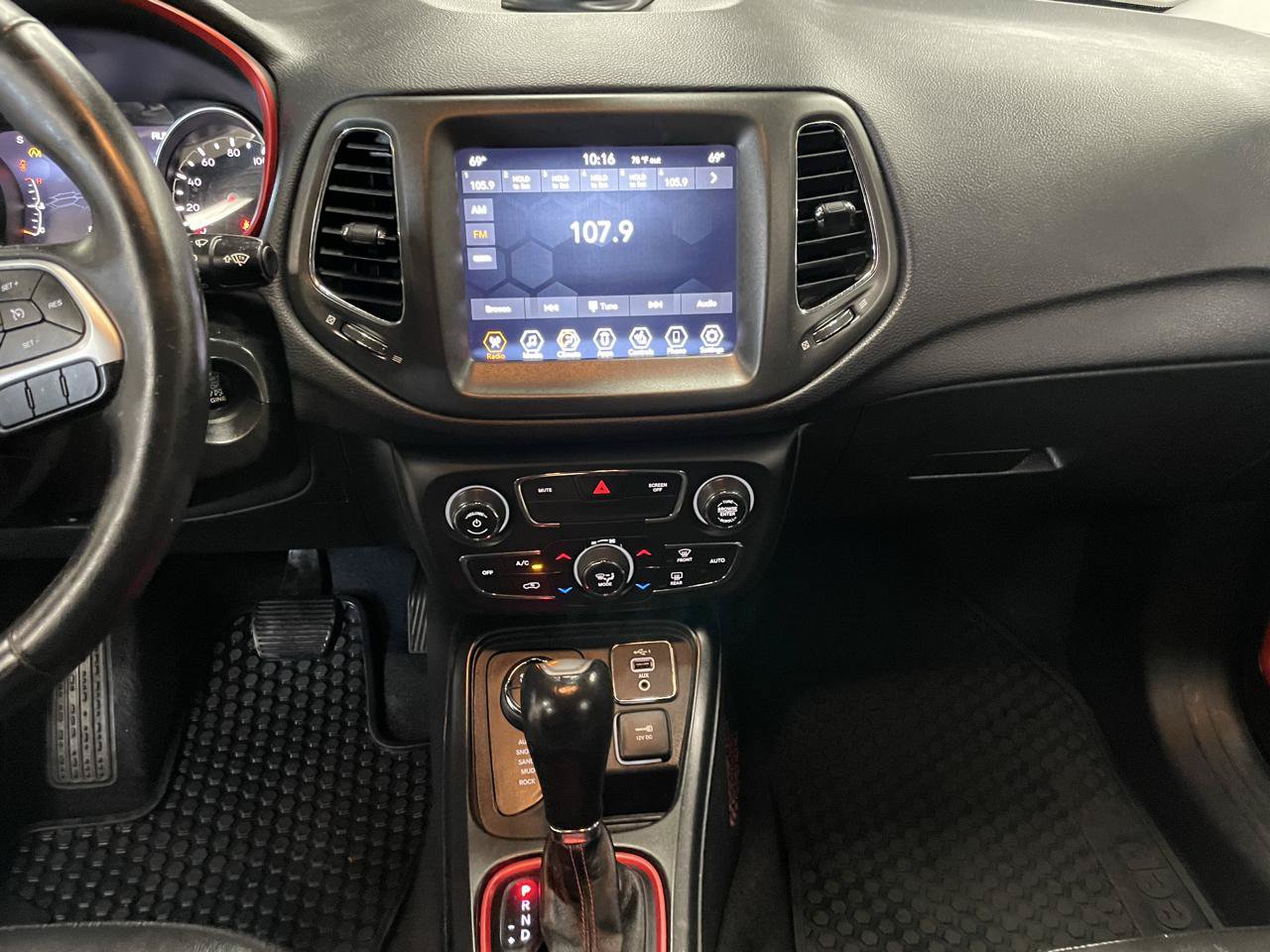 Used 2019 Jeep Compass Trailhawk w/ Leather Interior Group AWD/4WD image 20