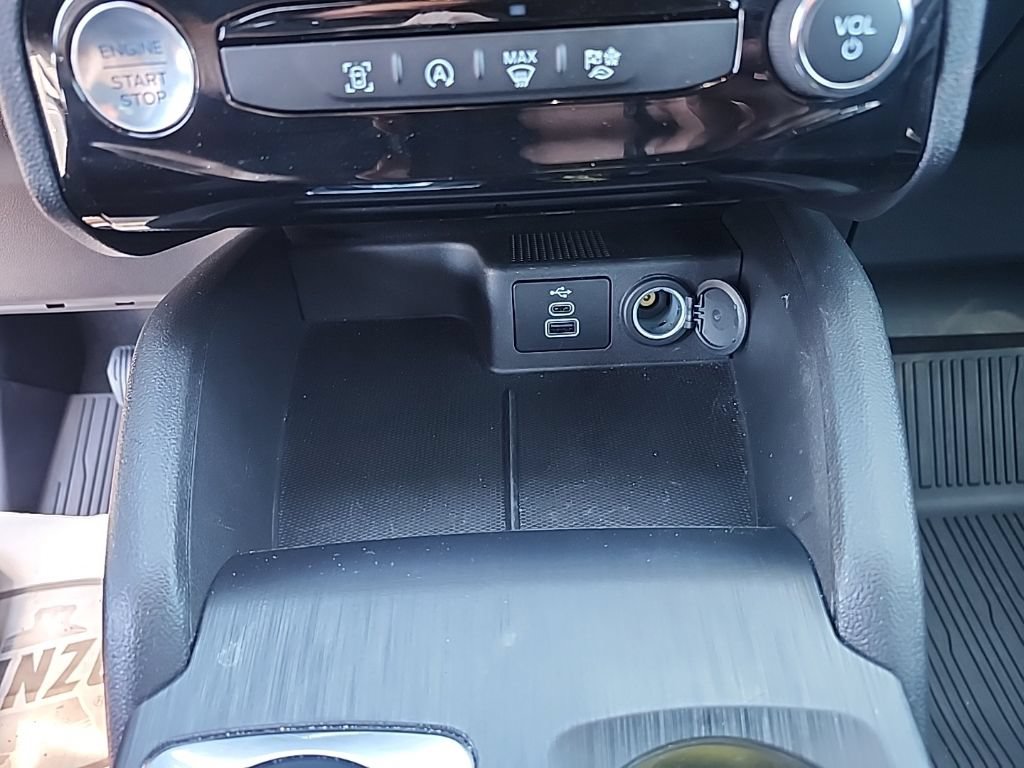 Used 2025 Ford Escape ST-Line w/ Tech Pack #1 FWD image 10