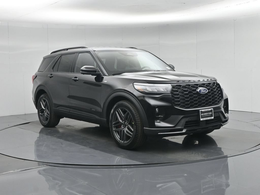 New 2026 Ford Explorer ST-Line w/ ST-Line Street Pack RWD image 3