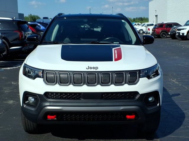 Used 2022 Jeep Compass Trailhawk w/ Trailhawk Convenience Group AWD/4WD image 32