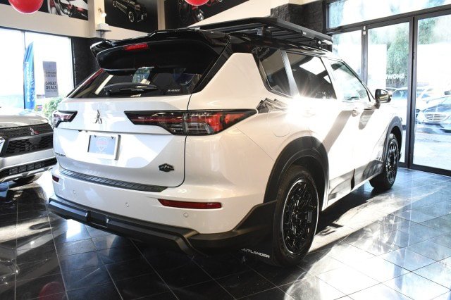 New 2026 Mitsubishi Outlander AWD image 21