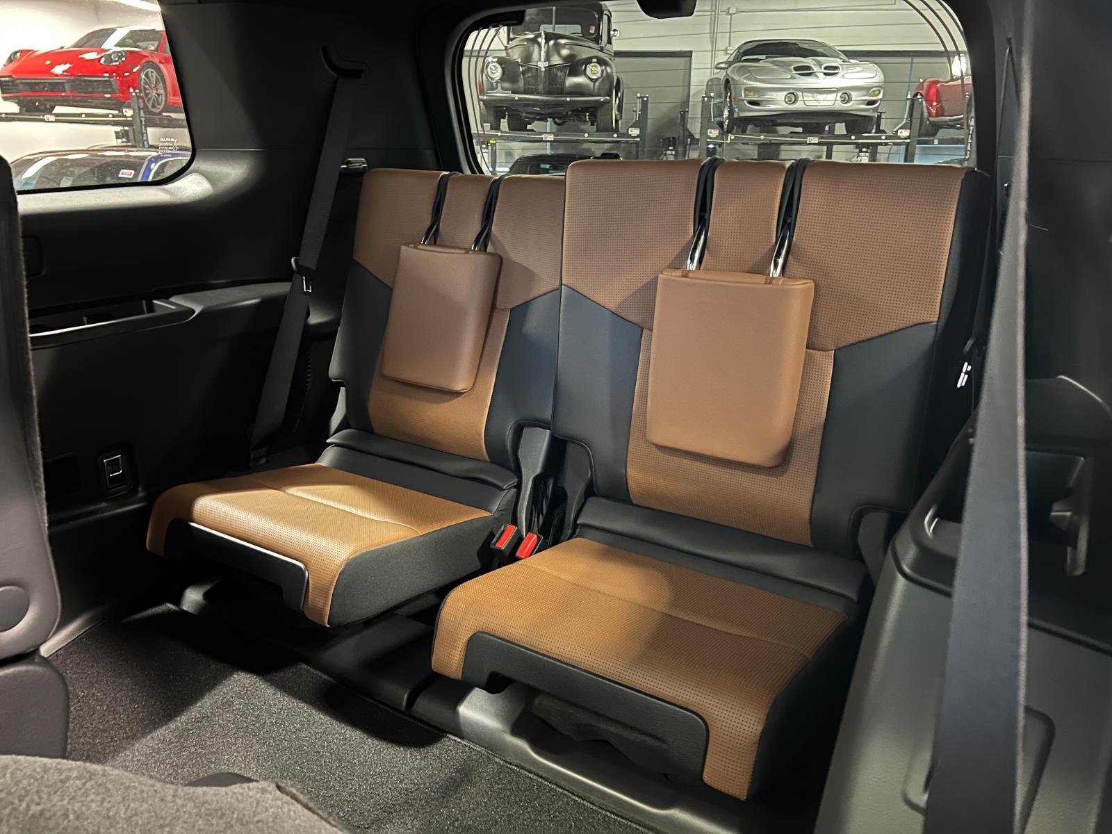 Used 2026 Lexus GX 550 w/ Cold Area Package image 34