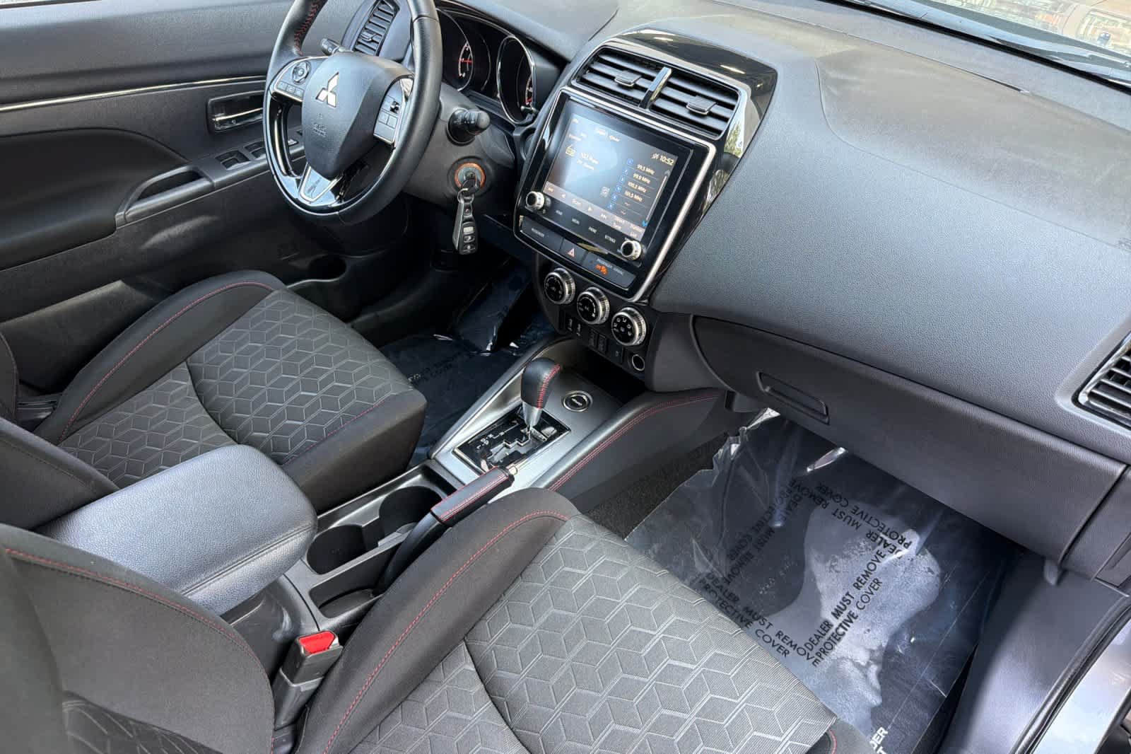 Used 2025 Mitsubishi Outlander Sport LE AWD/4WD image 18