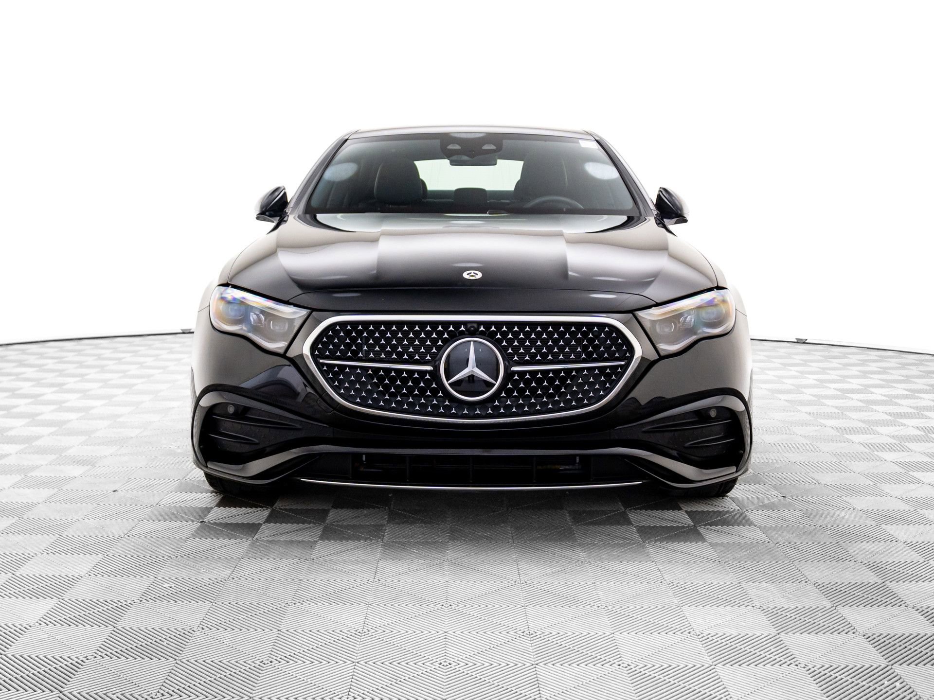 Used 2025 Mercedes-Benz E 450 4MATIC Sedan image 9