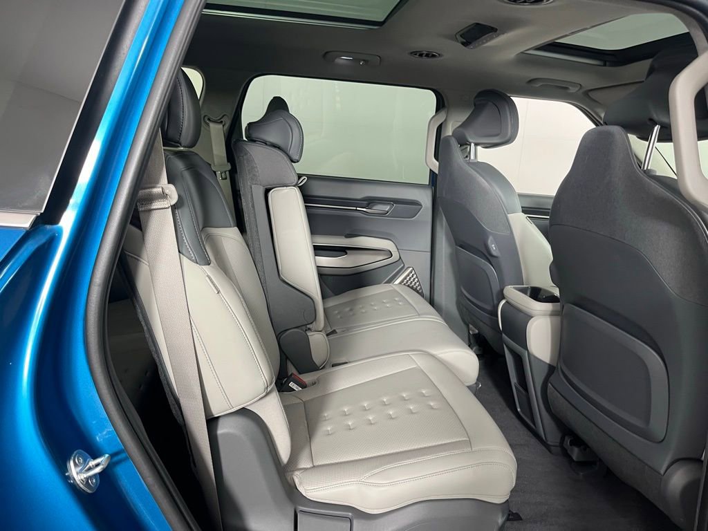 Used 2025 Kia EV9 Wind image 26