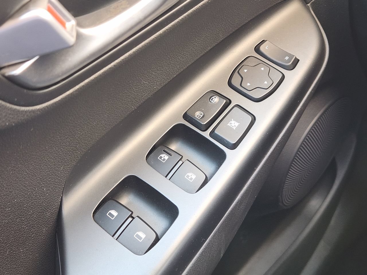 Used 2022 Hyundai Kona SEL w/ Convenience Package FWD image 17