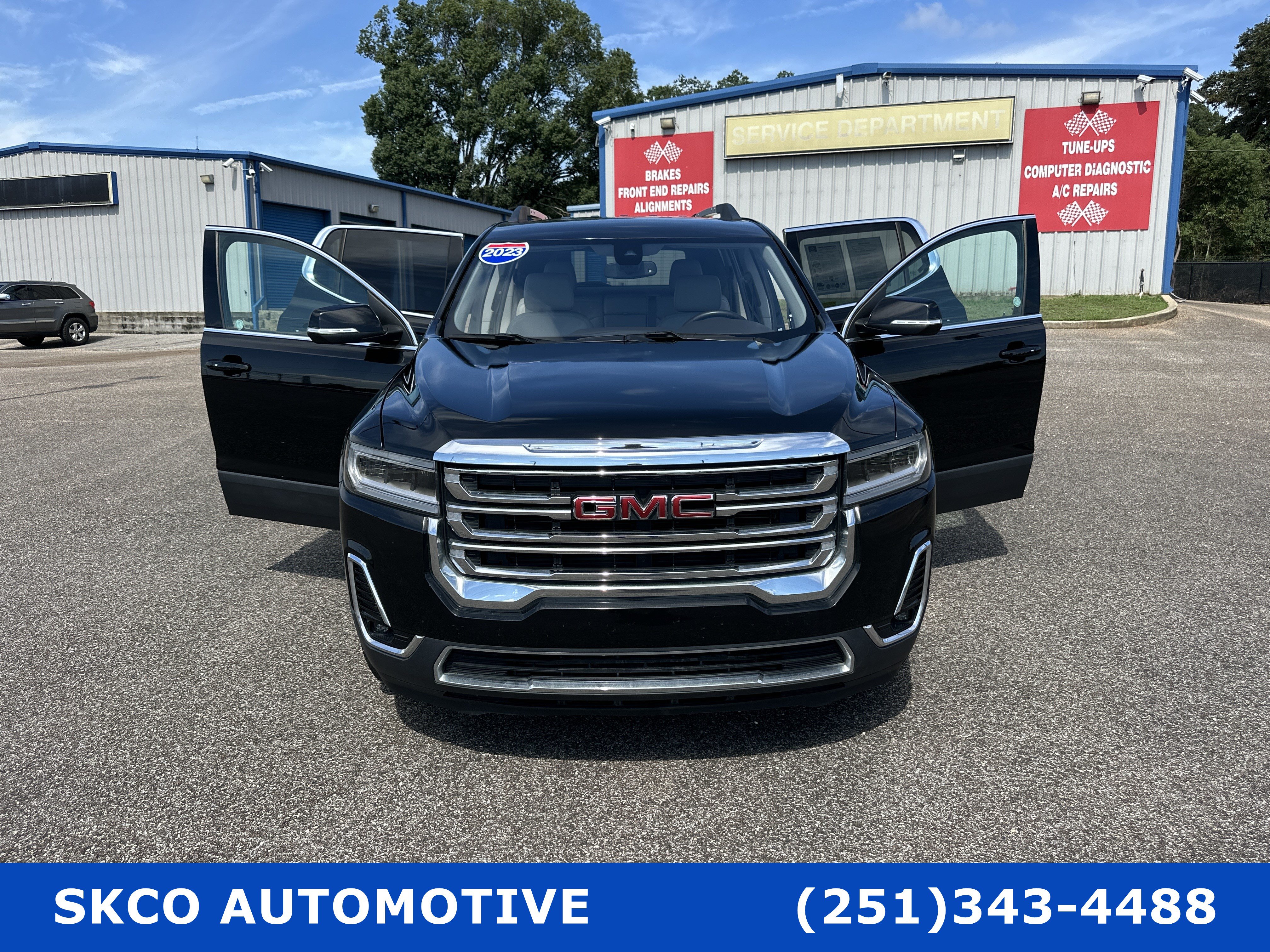 Used 2023 GMC Acadia SLT FWD image 30