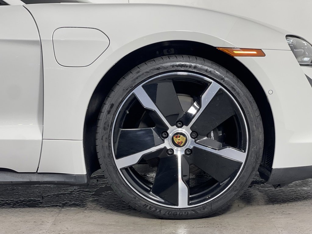 Used 2024 Porsche Taycan 4S image 10