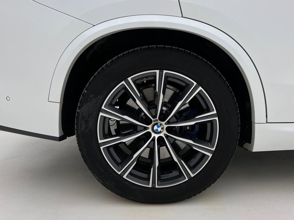 Used 2021 BMW X5 xDrive40i w/ M Sport Package image 28