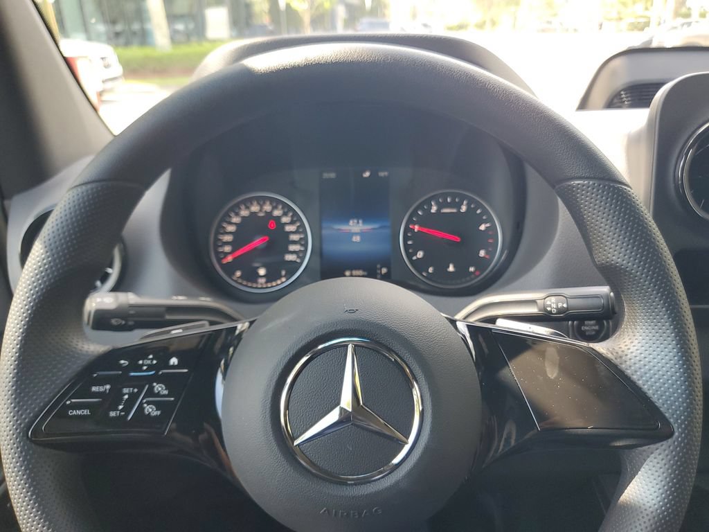 Used 2025 Mercedes-Benz Sprinter 2500 image 15