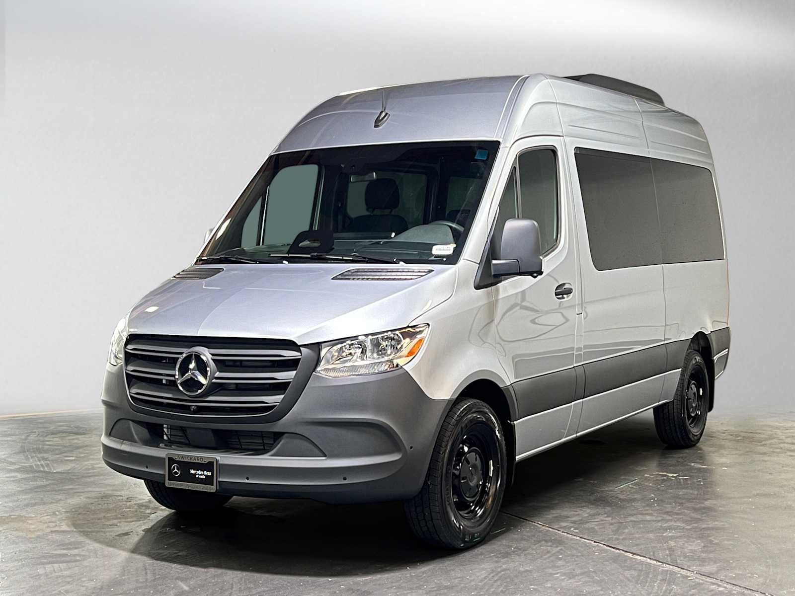 Used 2025 Mercedes-Benz Sprinter 2500 image 7