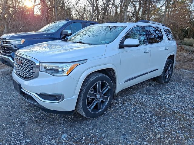 Used 2018 GMC Acadia Denali w/ Technology Package AWD/4WD image 3