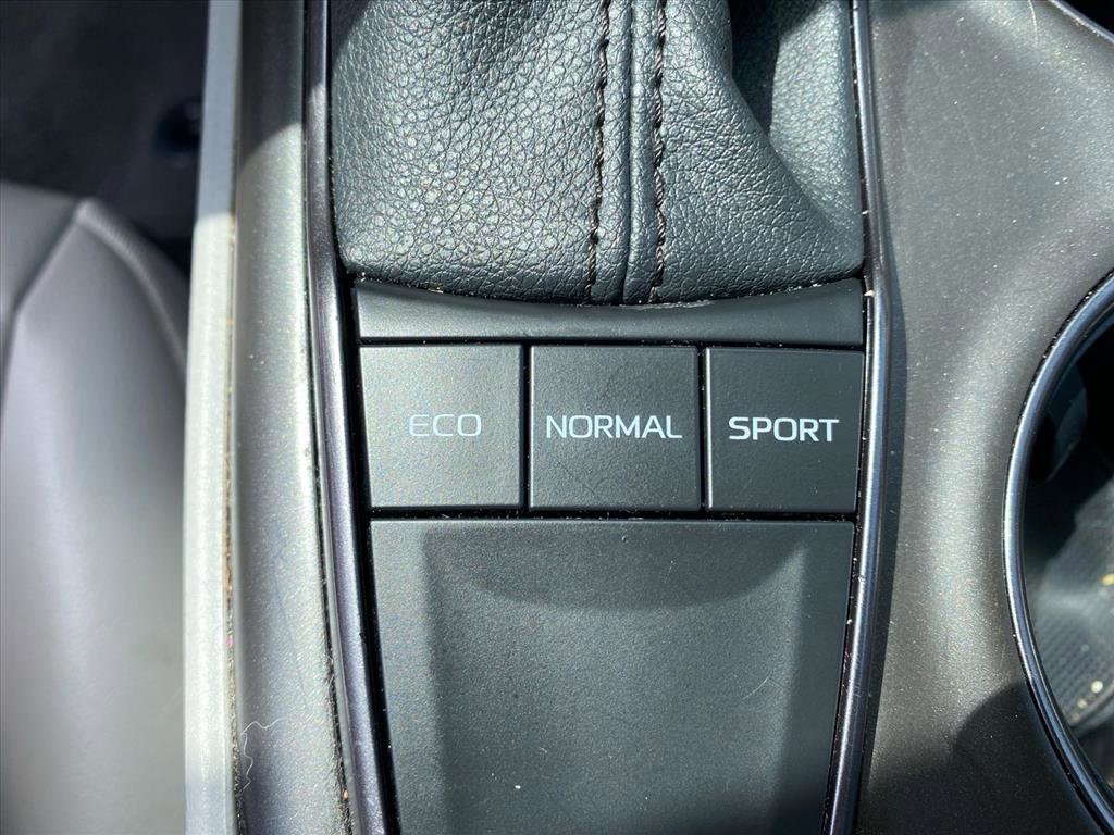 Used 2023 Toyota Camry SE FWD image 13