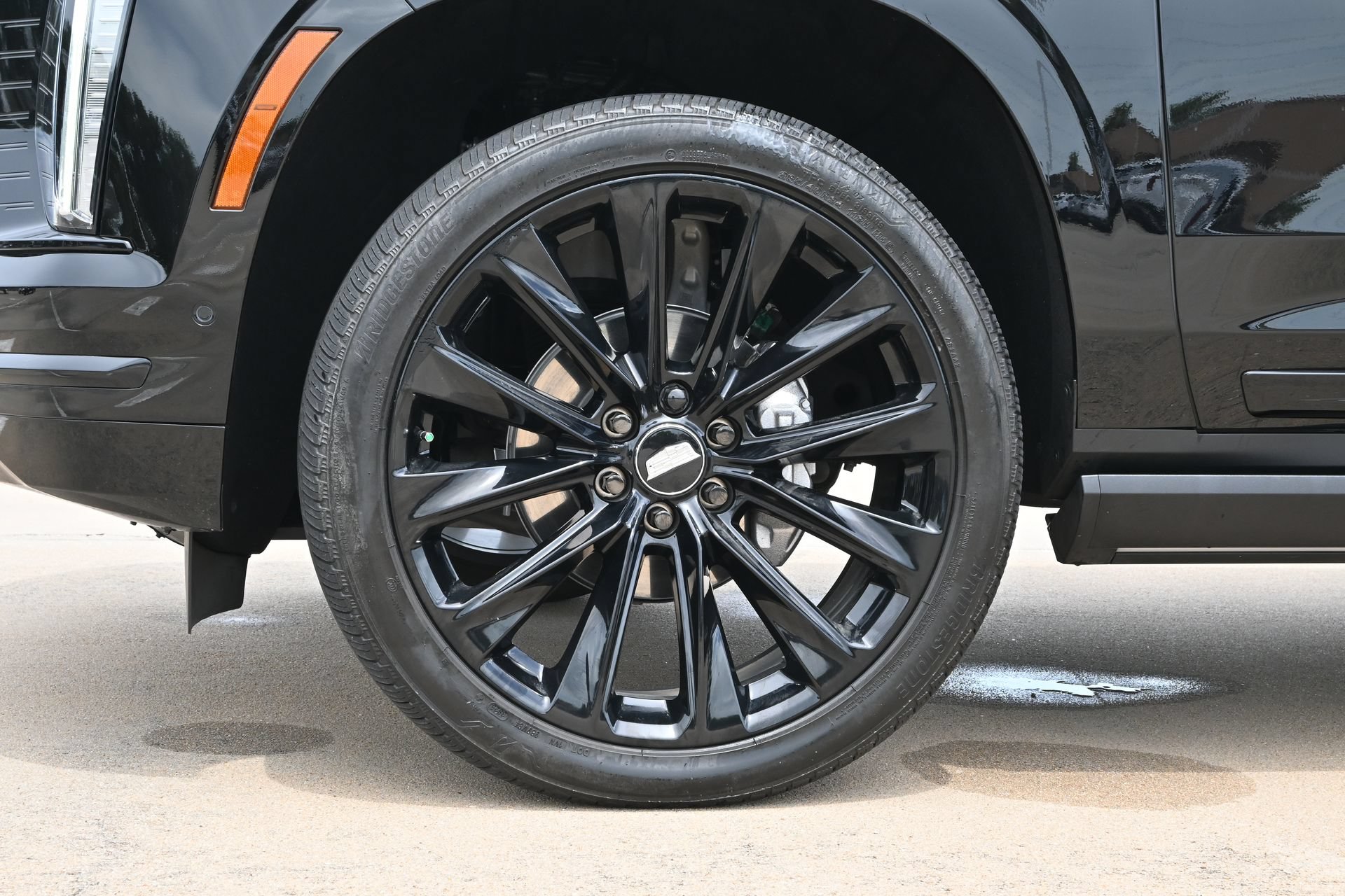Certified 2026 Cadillac Escalade ESV Platinum Sport w/ LPO, ONYX Package AWD/4WD image 28