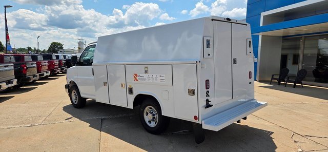 New 2025 Chevrolet Express 3500 Work Van w/ Power Convenience Package image 2