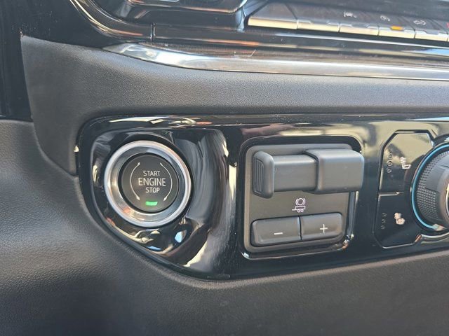 Used 2023 Chevrolet Silverado 1500 RST w/ Z71 Off-Road Package AWD/4WD image 37