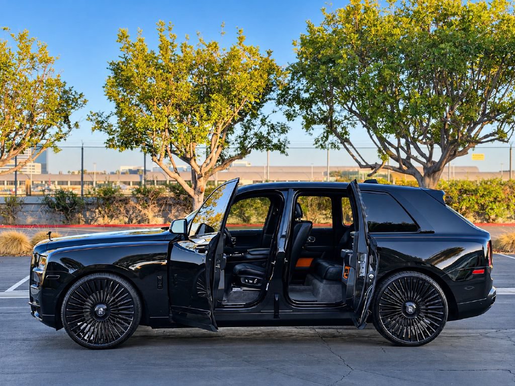 Used 2019 Rolls-Royce Cullinan AWD/4WD image 9
