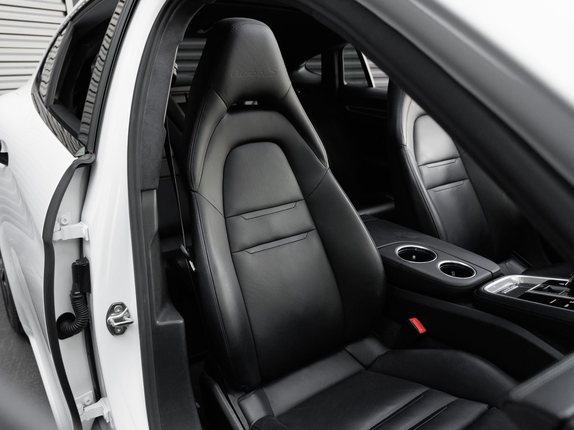 Certified 2018 Porsche Panamera Turbo S AWD/4WD image 34