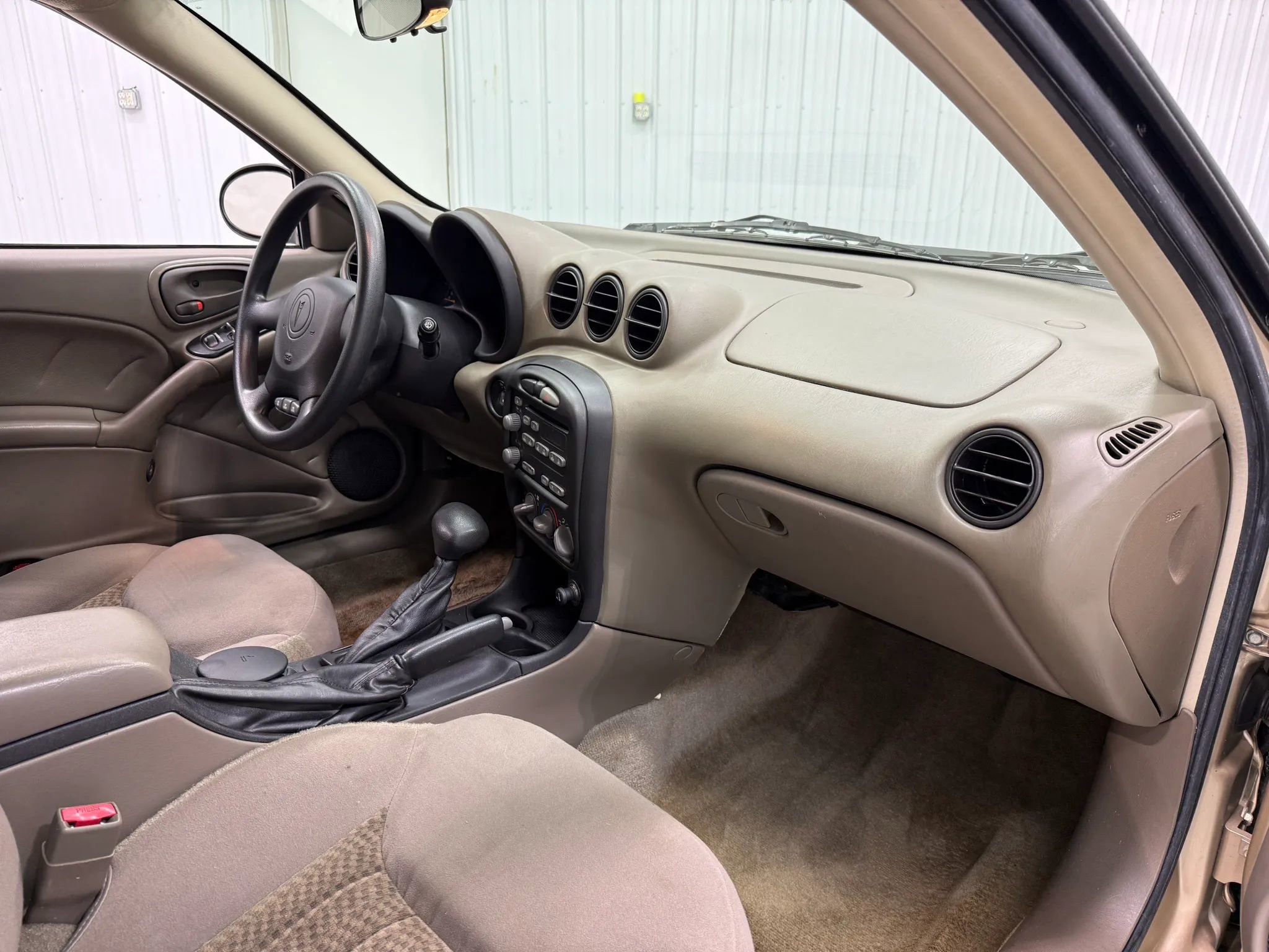 Used 2005 Pontiac Grand Am SE FWD image 14