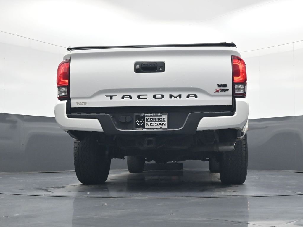 Used 2018 Toyota Tacoma TRD Sport image 26